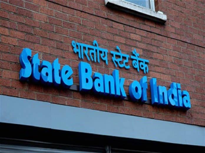 SBI ग्राहकों की बेलेंस मेंनटेन करने की टेंशन हुई खत्म, किए गए बड़े बदलाव?